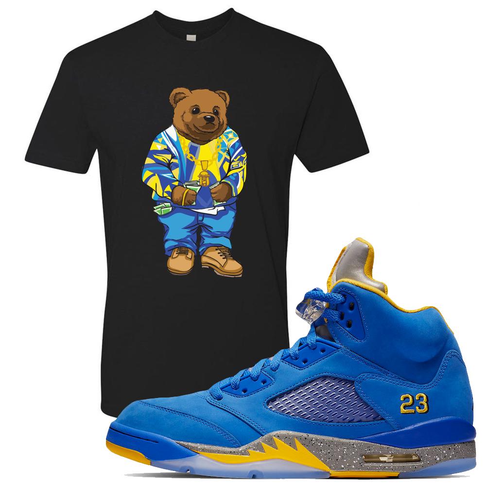 This black t-shirtwill match great with your Jordan 5 Alternate Laney JSP shoes